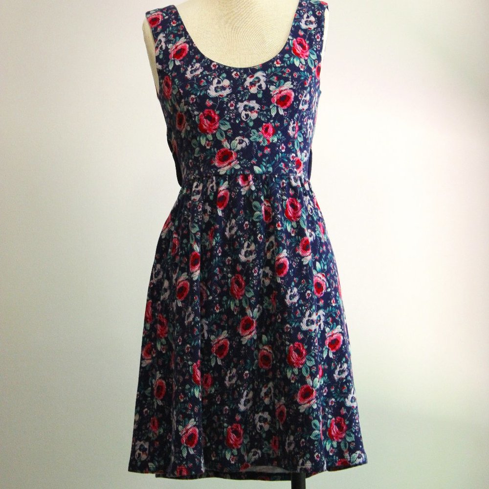 Sleeveless Crossed Back Floral Rose Pattern Dress